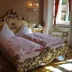 Schloss Sennfeld - & Restaurant & Veranstaltungsort Hotel
