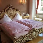Schloss Sennfeld - & Restaurant & Veranstaltungsort Hotel 3*