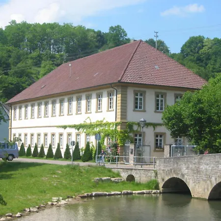 Schloss Sennfeld - & Veranstaltungsort - Отель *