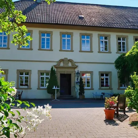 Schloss Sennfeld - & Restaurant & Veranstaltungsort 호텔 3*