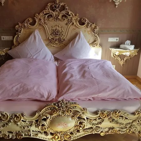 Schloss Sennfeld - & Restaurant & Veranstaltungsort Adelsheim