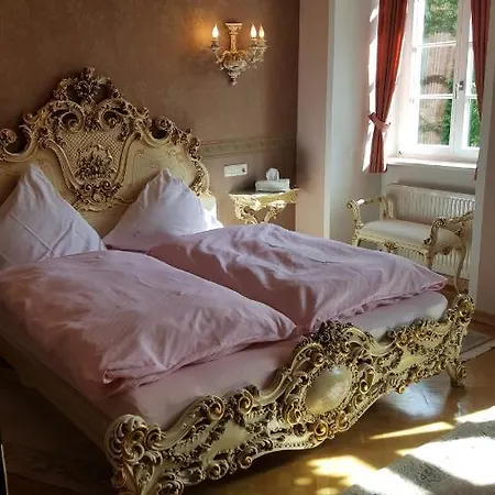 Schloss Sennfeld - & Restaurant & Veranstaltungsort 호텔