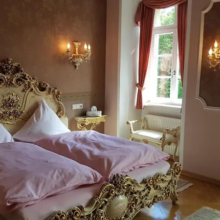 Hotel Schloss Sennfeld - & Restaurant & Veranstaltungsort Adelsheim