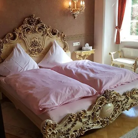 Schloss Sennfeld - & Restaurant & Veranstaltungsort Otel 3*