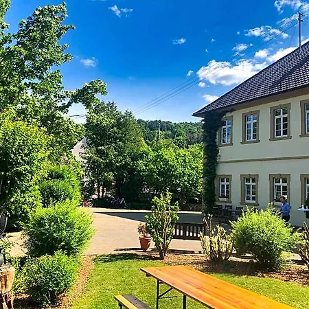 Schloss Sennfeld - & Restaurant & Veranstaltungsort 3*