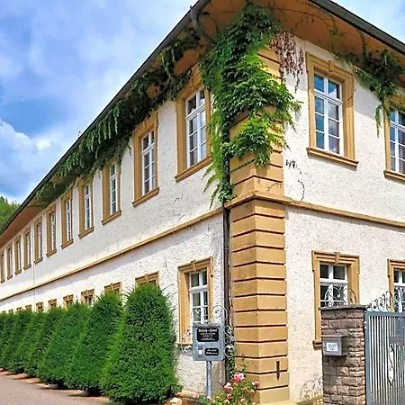 Schloss Sennfeld - & Restaurant & Veranstaltungsort Hotel Adelsheim
