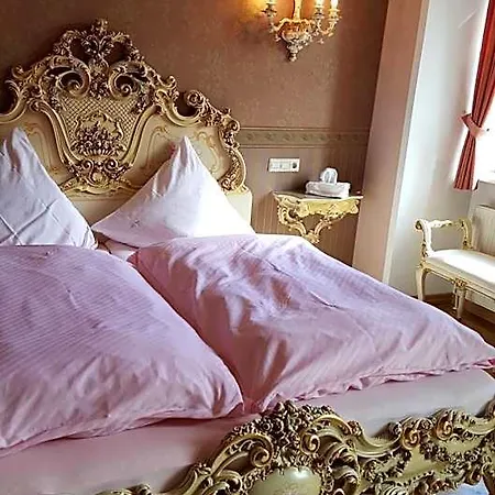 Hotel Schloss Sennfeld - & Restaurant & Veranstaltungsort 3*